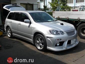 2002 Mitsubishi Airtrek Photos