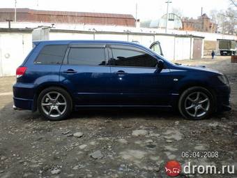 2002 Mitsubishi Airtrek Photos