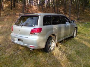 2002 Mitsubishi Airtrek Pictures