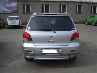 2002 Mitsubishi Airtrek Pictures