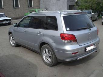 2002 Mitsubishi Airtrek Photos