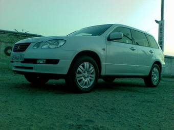 2002 Mitsubishi Airtrek Pics