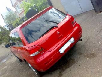 2002 Mitsubishi Airtrek Pictures