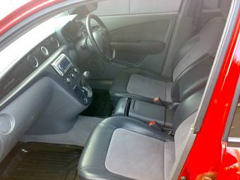 2002 Mitsubishi Airtrek Pictures