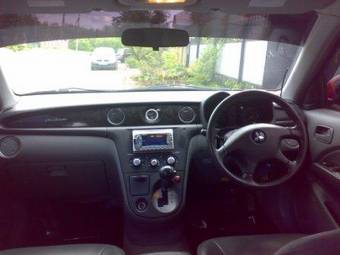 2002 Mitsubishi Airtrek Photos