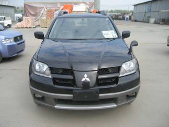 2002 Mitsubishi Airtrek Images