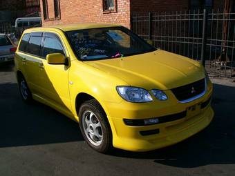 2002 Mitsubishi Airtrek Photos
