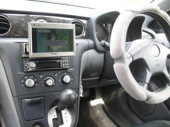 2002 Mitsubishi Airtrek Images