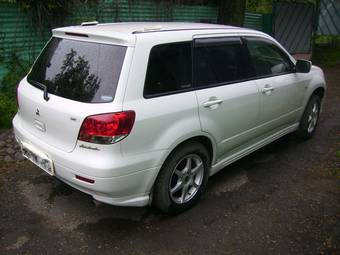 2002 Mitsubishi Airtrek Pictures