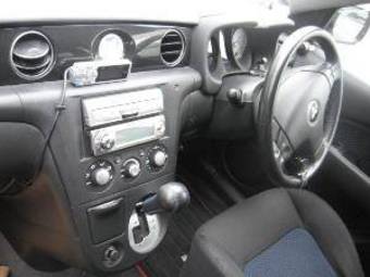 2002 Mitsubishi Airtrek Photos