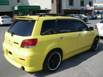 2002 Mitsubishi Airtrek Photos
