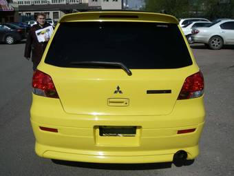 2002 Mitsubishi Airtrek Pictures
