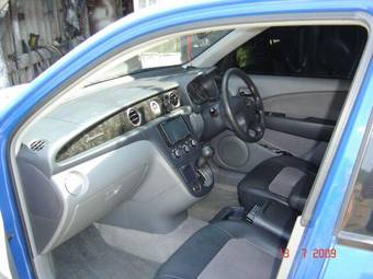 2002 Mitsubishi Airtrek Pictures