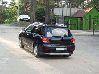 2002 Mitsubishi Airtrek Images