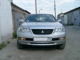 2002 Mitsubishi Airtrek Photos