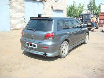 2002 Mitsubishi Airtrek Pictures