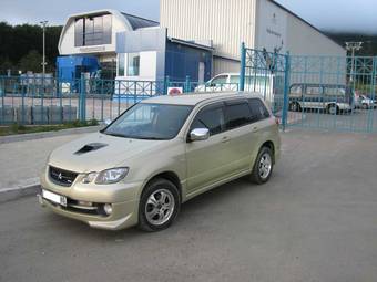 2002 Mitsubishi Airtrek Photos