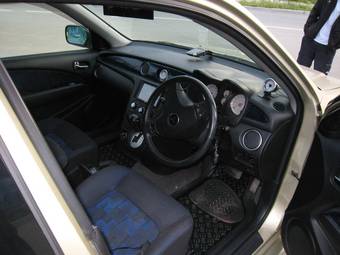 2002 Mitsubishi Airtrek Pictures