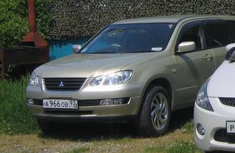 2002 Mitsubishi Airtrek Pictures