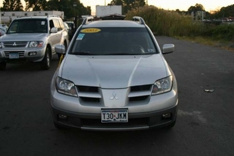 2003 Mitsubishi Airtrek