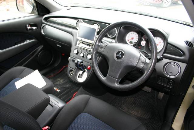 2003 Mitsubishi Airtrek