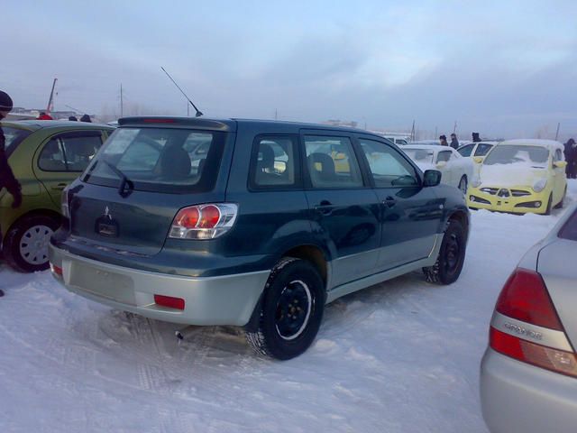 2003 Mitsubishi Airtrek