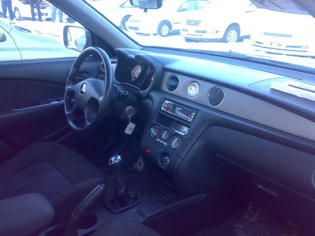 2003 Mitsubishi Airtrek