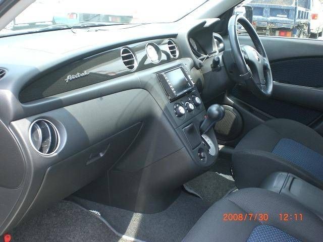 2003 Mitsubishi Airtrek