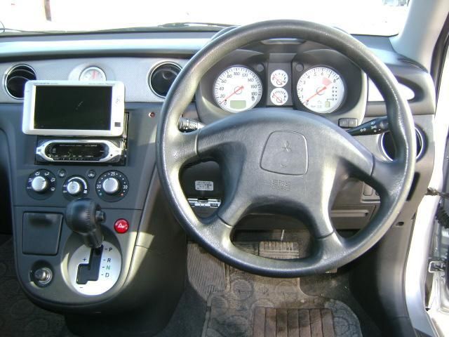 2003 Mitsubishi Airtrek