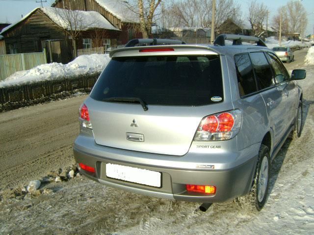 2003 Mitsubishi Airtrek