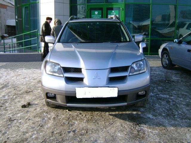 2003 Mitsubishi Airtrek