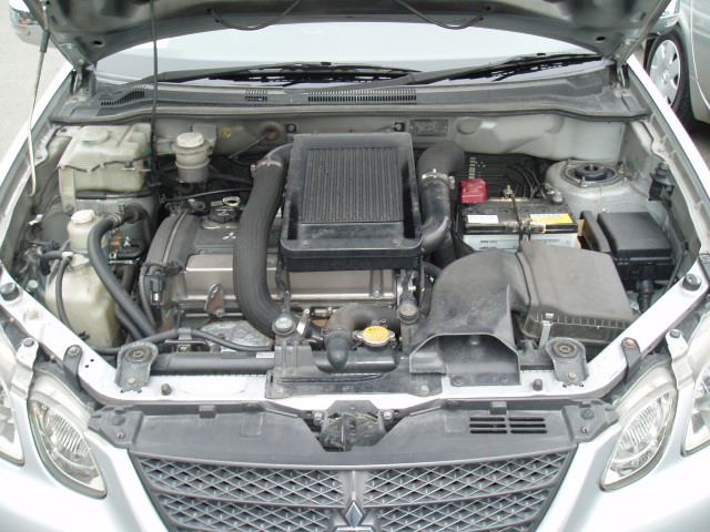 2003 Mitsubishi Airtrek Pictures