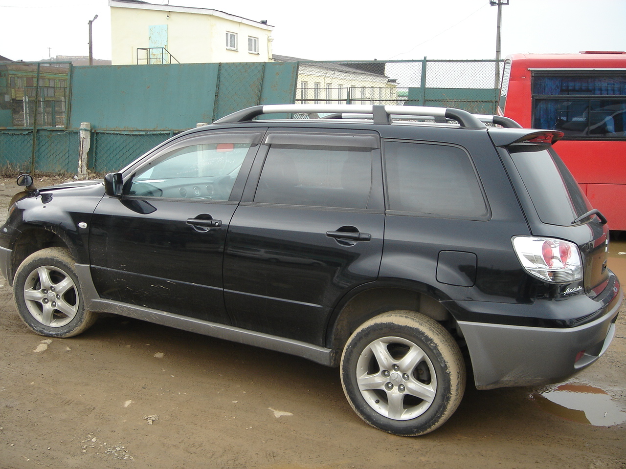 2003 Mitsubishi Airtrek Pictures