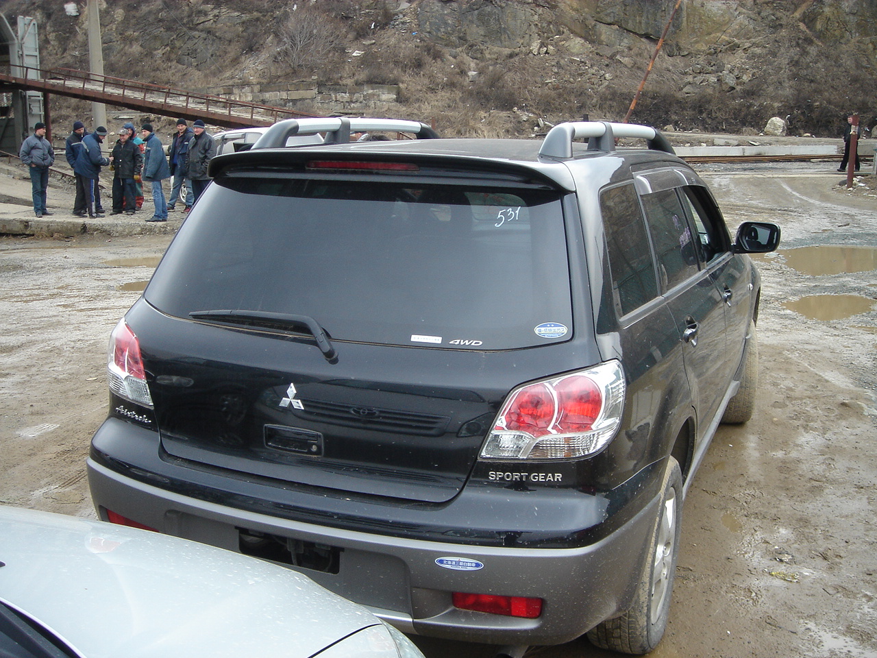 2003 Mitsubishi Airtrek Photos