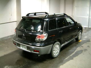 2003 Mitsubishi Airtrek Photos
