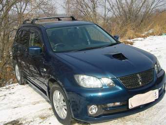 2003 Mitsubishi Airtrek Pictures