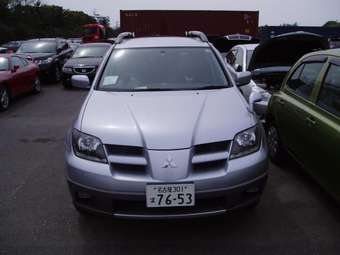 2003 Mitsubishi Airtrek Images