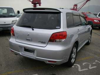 2003 Mitsubishi Airtrek Photos