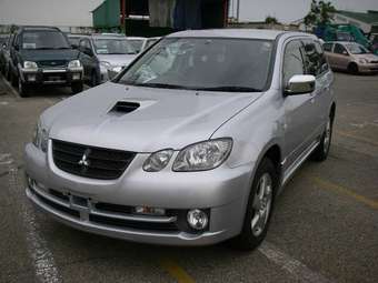 2003 Mitsubishi Airtrek Pictures