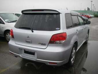 2003 Mitsubishi Airtrek Pics