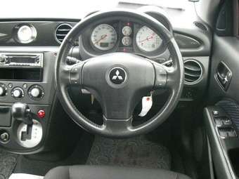 2003 Mitsubishi Airtrek Pictures