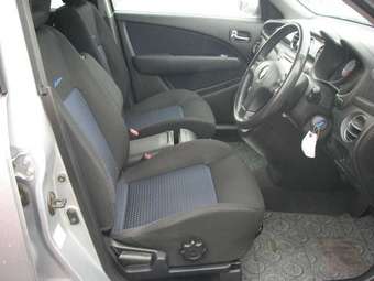 2003 Mitsubishi Airtrek Photos