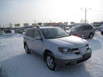 2003 Mitsubishi Airtrek