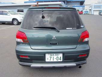 2003 Mitsubishi Airtrek Images