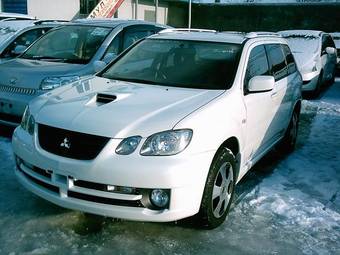 2003 Mitsubishi Airtrek Photos