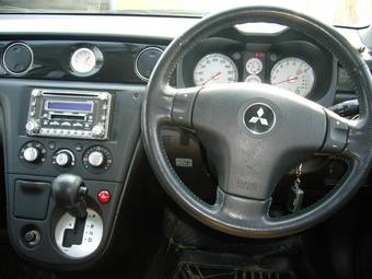 2003 Mitsubishi Airtrek Pictures