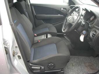 2003 Mitsubishi Airtrek Photos
