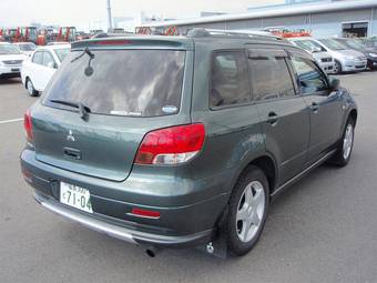2003 Mitsubishi Airtrek Pictures