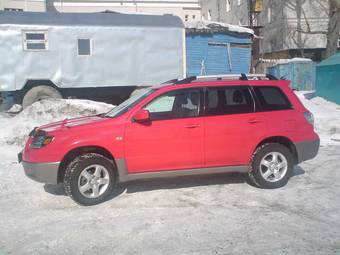 2003 Mitsubishi Airtrek Pictures