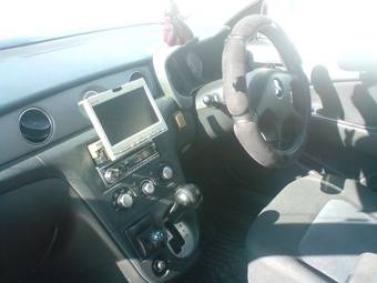 2003 Mitsubishi Airtrek Photos